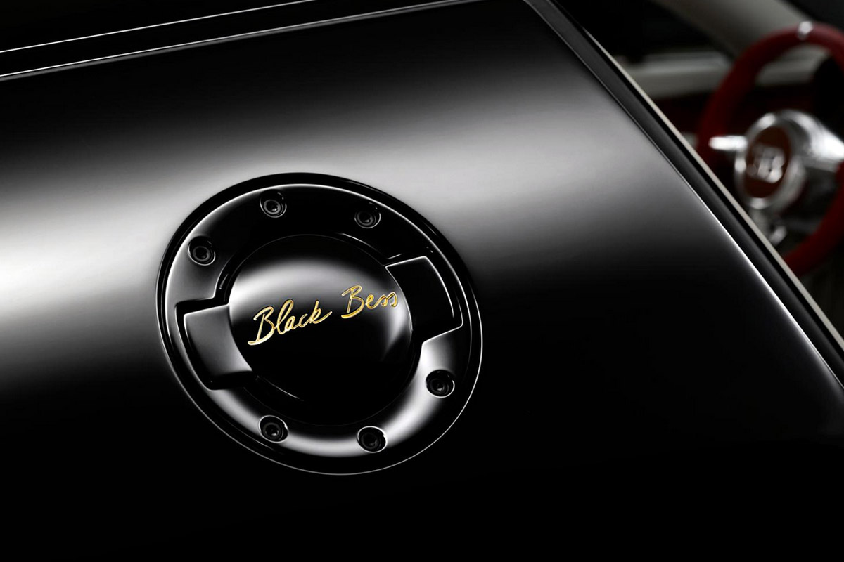 Bugatti-Veyron-Black-Bess-Grand-Sport-Vitesse-petrol-cap