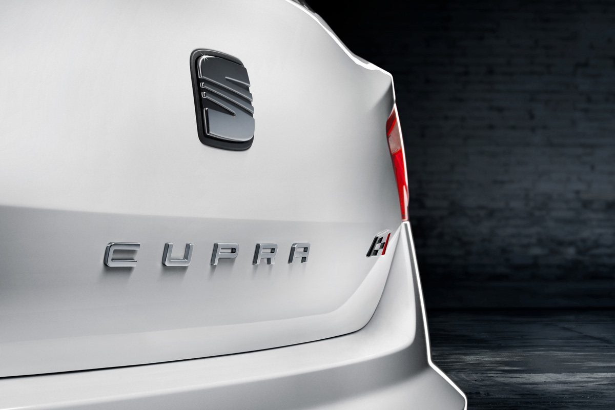 SEAT Ibiza Cupra badge