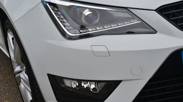 SEAT Ibiza SC Cupra headlight