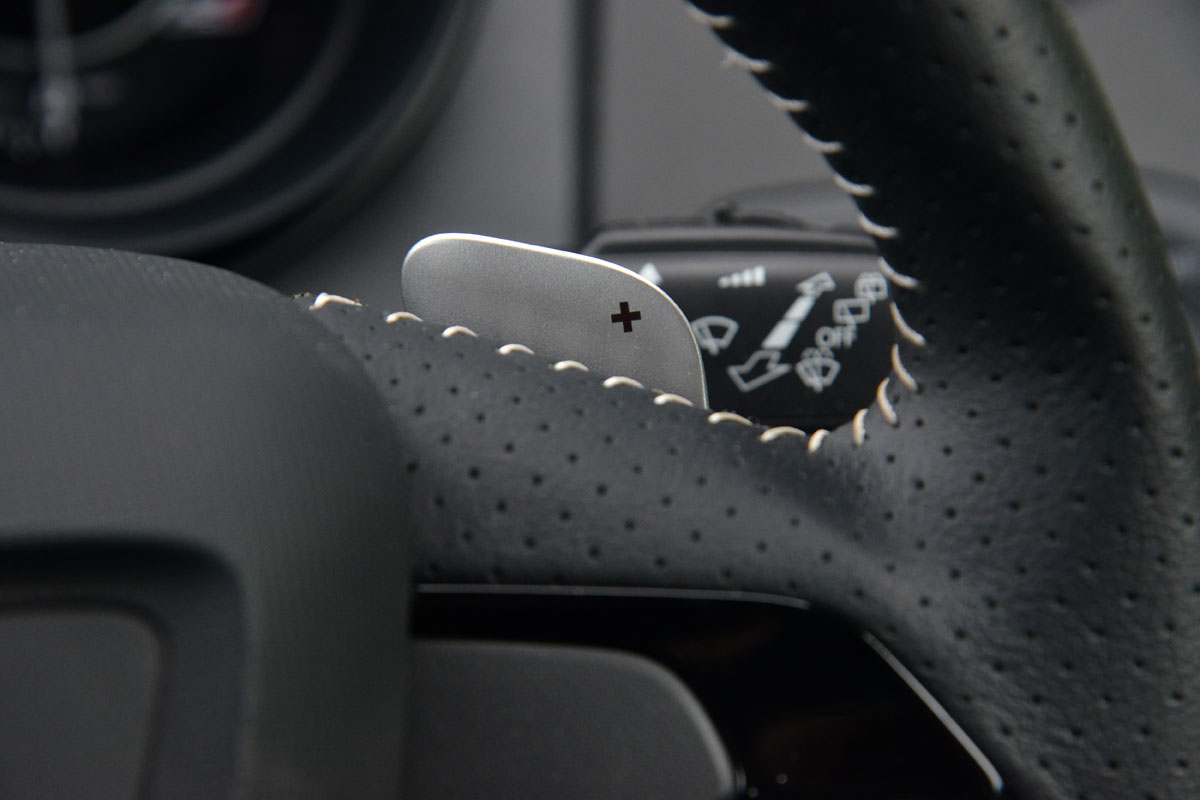 SEAT Ibiza SC Cupra paddleshift