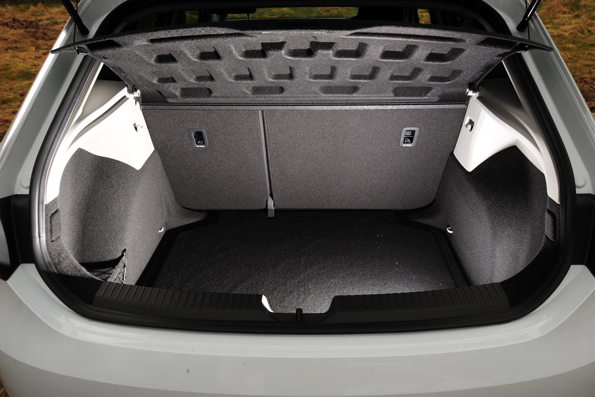 SEAT Leon 1.6 TDI SE boot