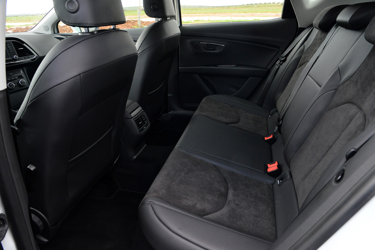 SEAT Leon rear seats