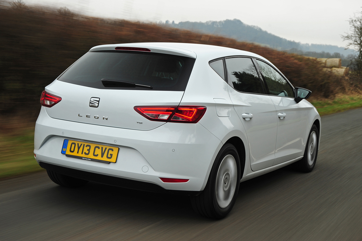 SEAT Leon 1.6 TDI SE rear tracking