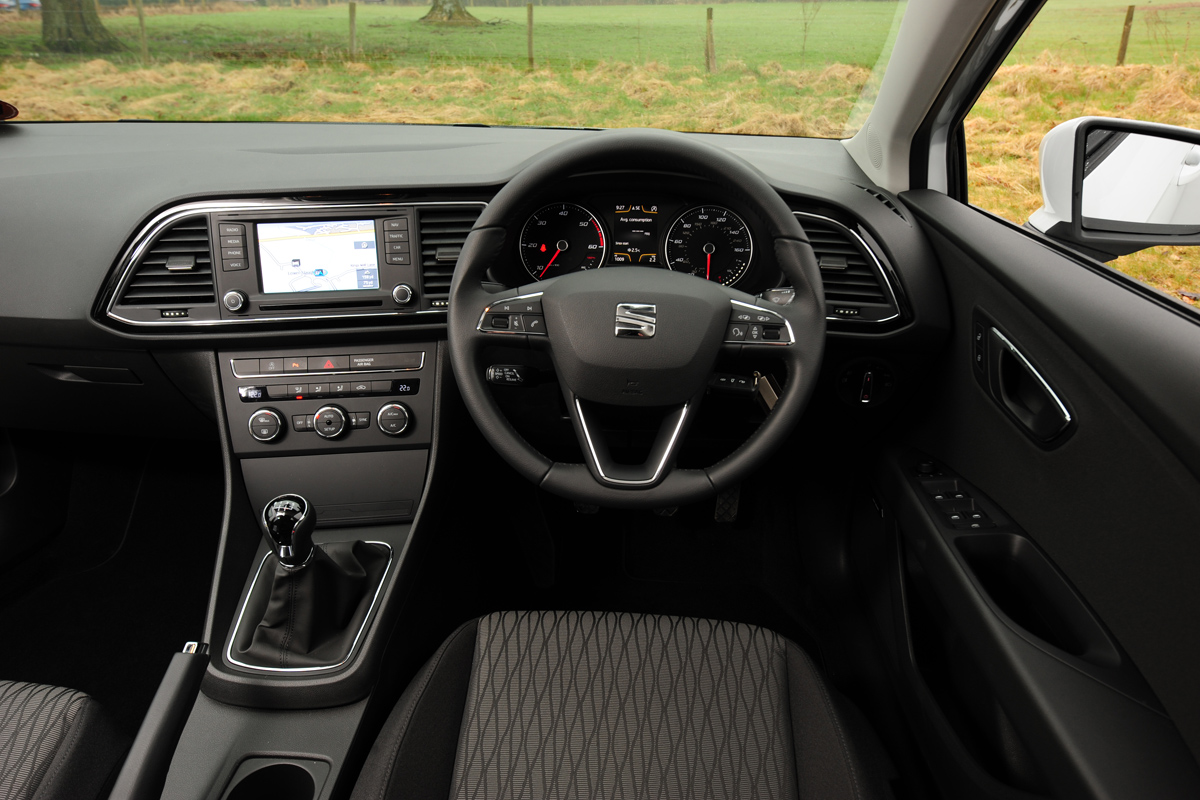 SEAT Leon 1.6 TDI SE interior