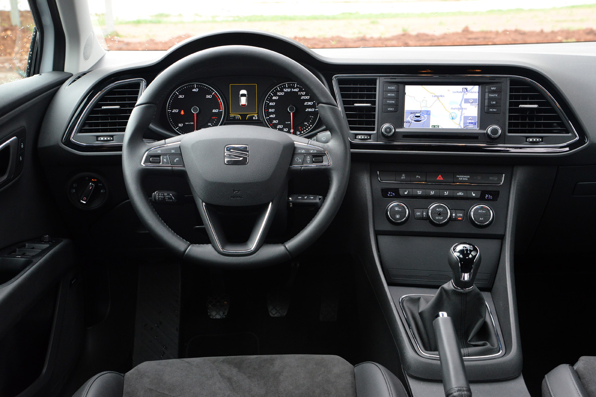 SEAT Leon interior