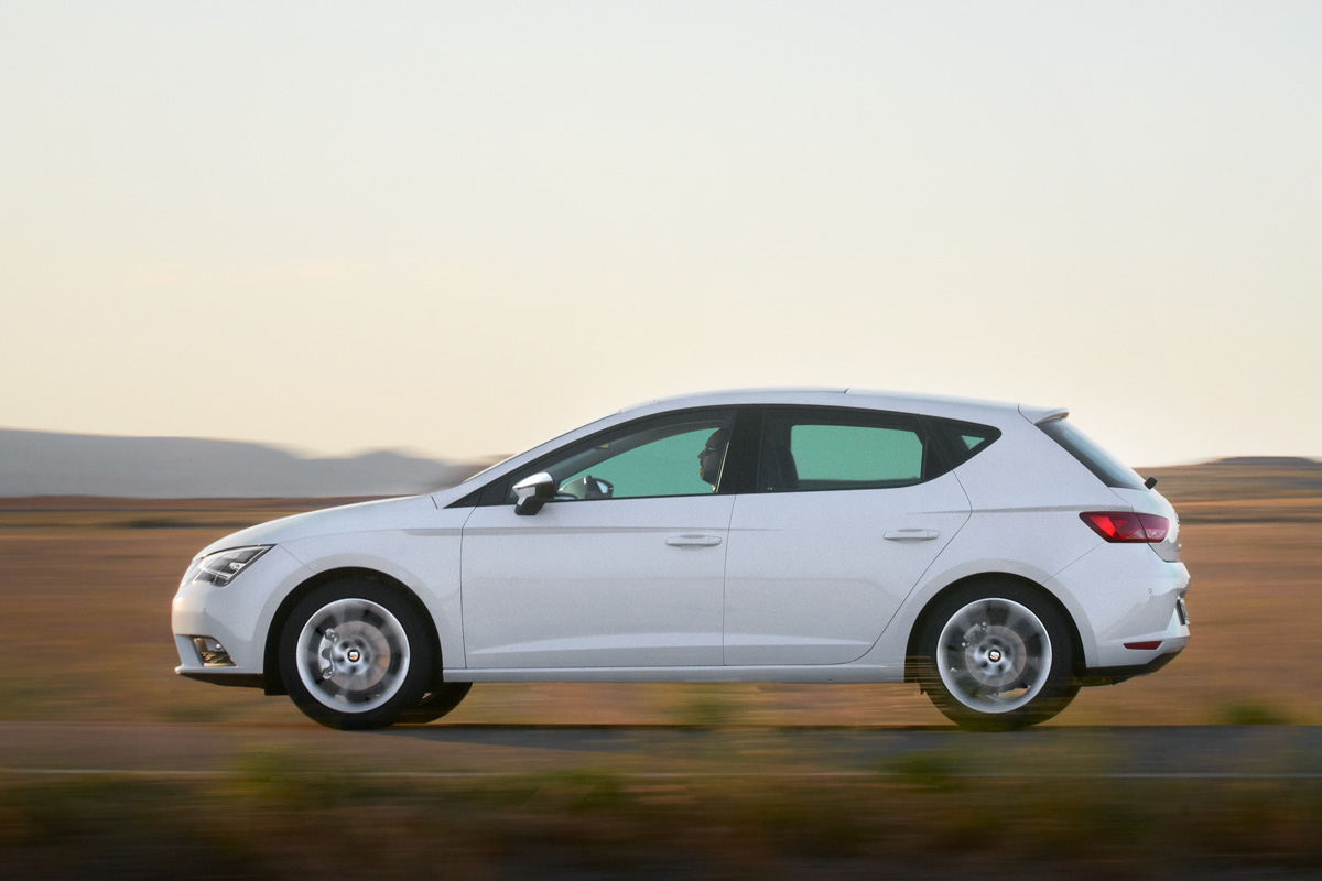 SEAT Leon badge