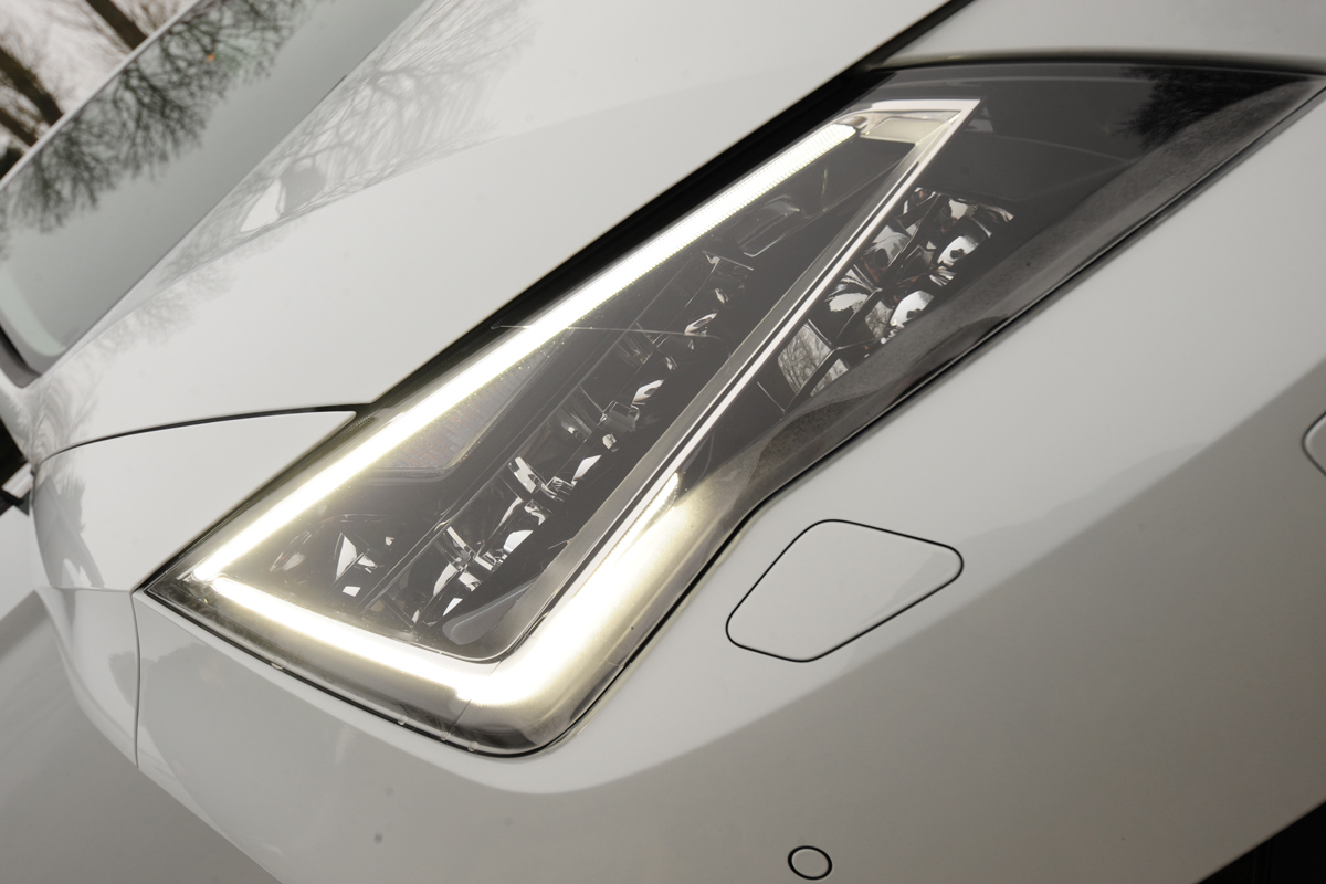 SEAT Leon 1.6 TDI SE headlight
