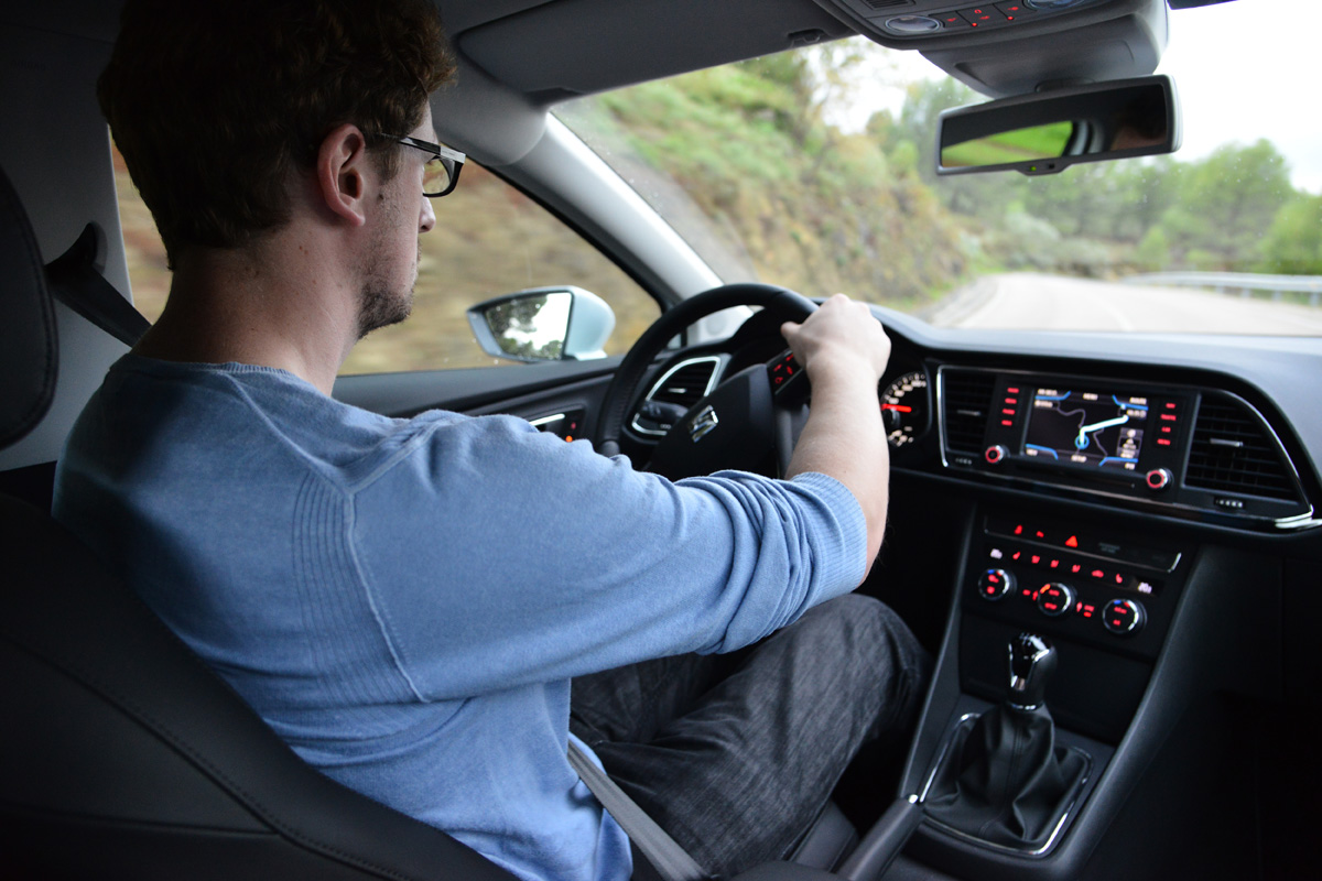 SEAT Leon driving