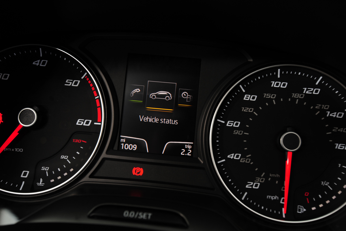 SEAT Leon 1.6 TDI SE dials