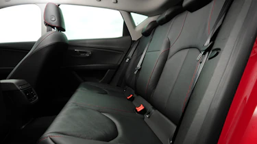 SEAT Leon 2.0 TDI FR rear seats