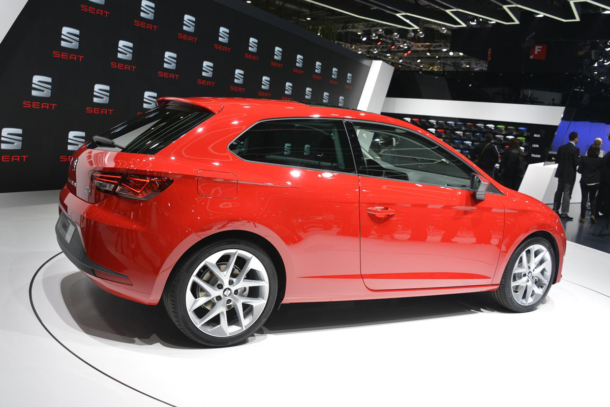 SEAT Leon SC rear tracking