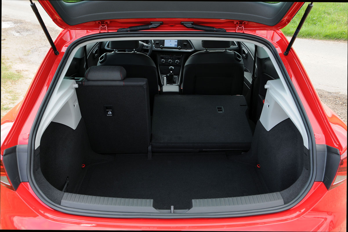 SEAT Leon SC FR boot space