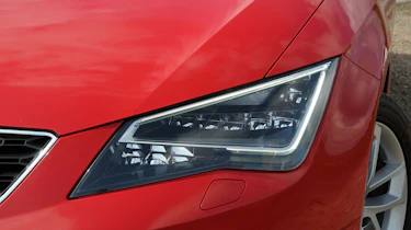 SEAT Leon SC FR lights