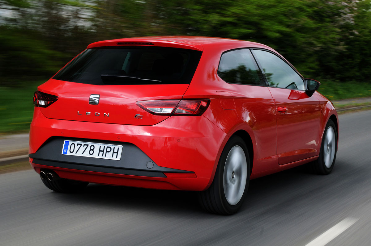SEAT Leon SC FR rear cornering
