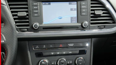SEAT Leon SC FR sat-nav