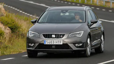 SEAT Leon ST estate 2.0 TDI front action
