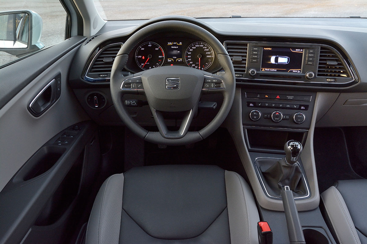 Seat Leon ST interior