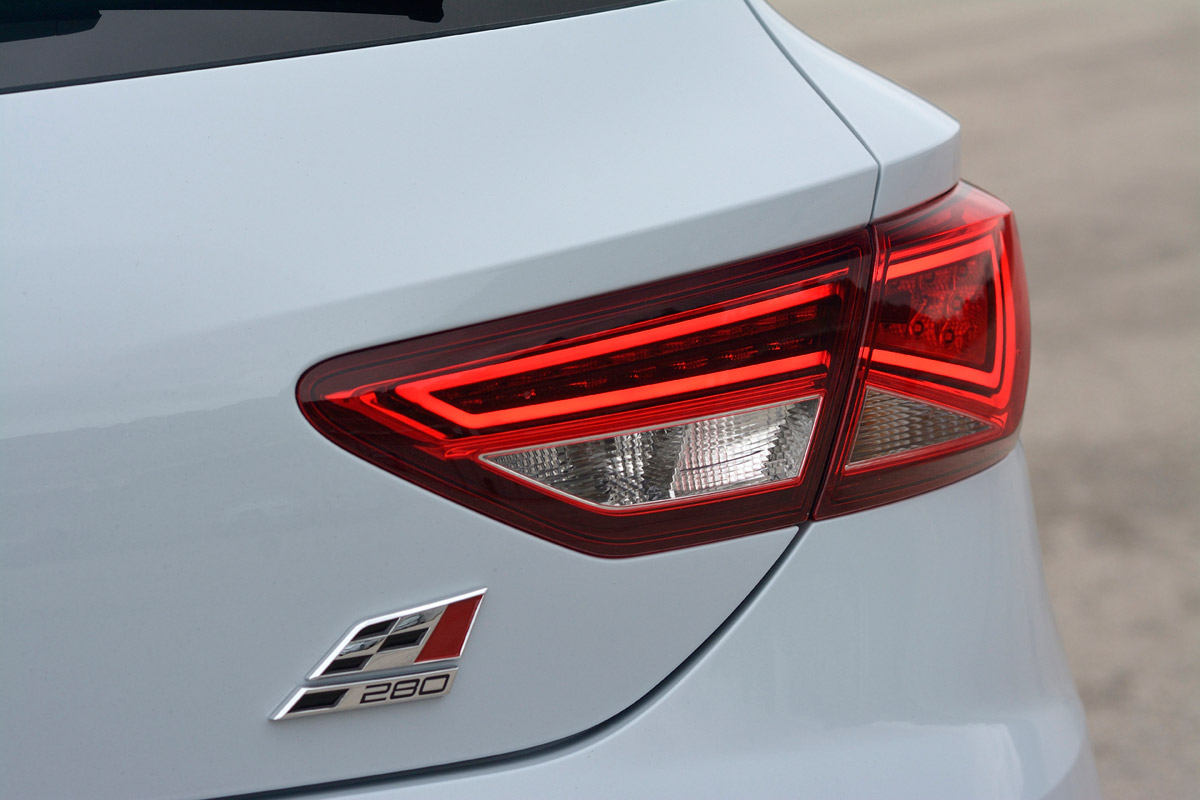 SEAT Leon Cupra 280 light
