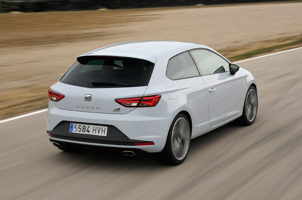 SEAT Leon Cupra 280 rear tracking