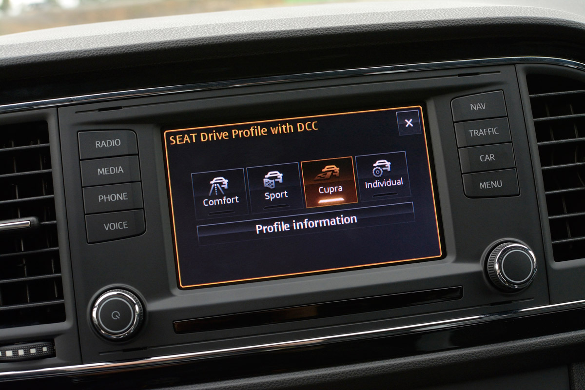 SEAT Leon Cupra 280 sat nav