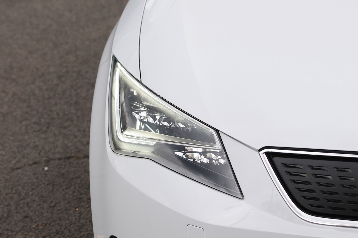 SEAT Leon Ecomotive lights