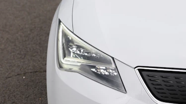 SEAT Leon Ecomotive lights