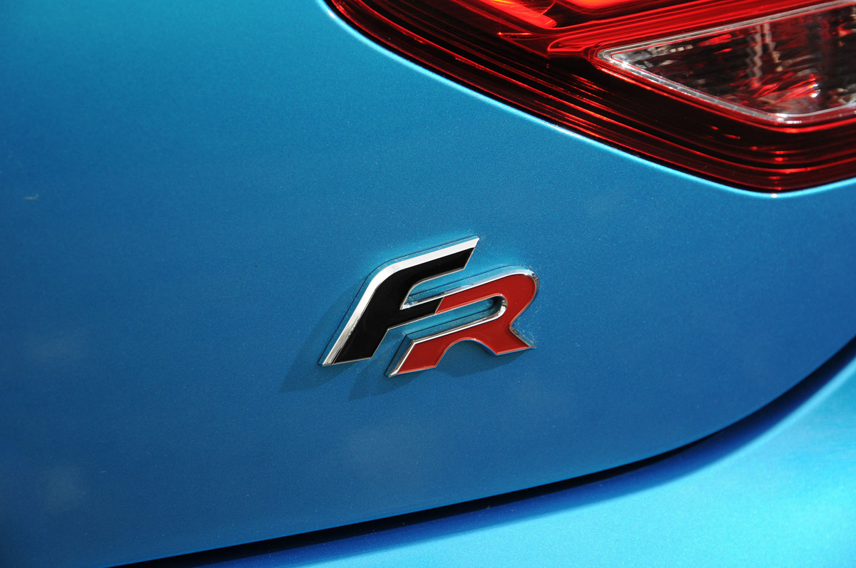 SEAT Leon FR TDI badge