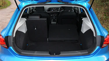 SEAT Leon FR TDI boot