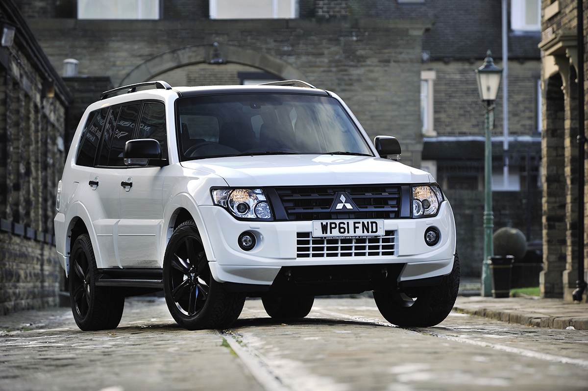 Mitsubishi Shogun front