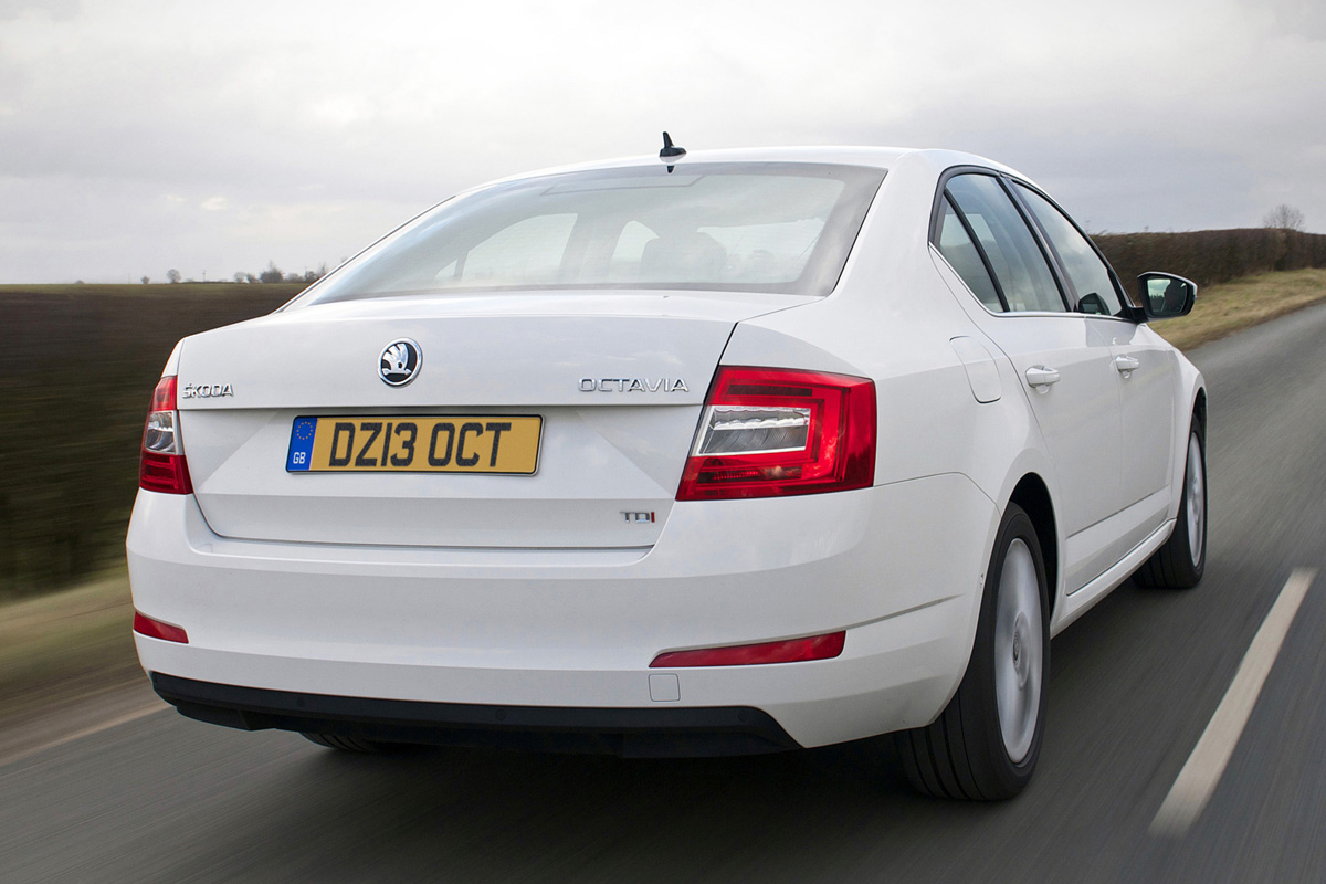 Skoda Octavia 2.0 TDI rear tracking