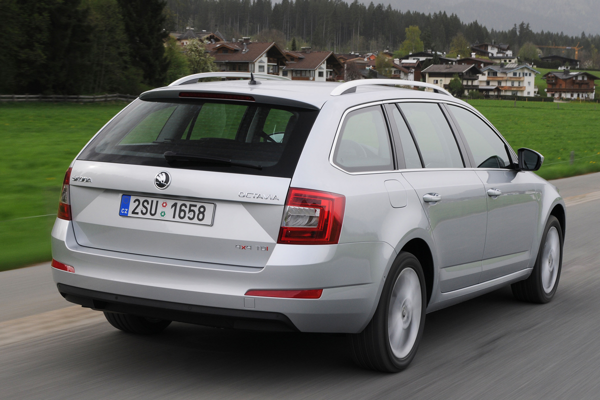 Skoda Octavia Estate 4x4 rear tracking