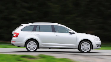 Skoda Octavia Estate 4x4 panning