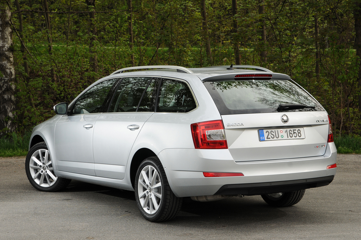 Skoda Octavia Estate 4x4 rear static