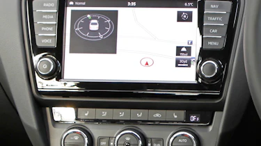 Skoda Octavia 2.0 TDI centre console