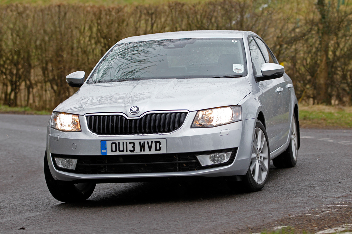 Skoda Octavia 1.4 TSI SE front cornering