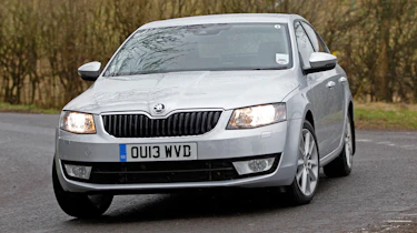 Skoda Octavia 1.4 TSI SE front cornering