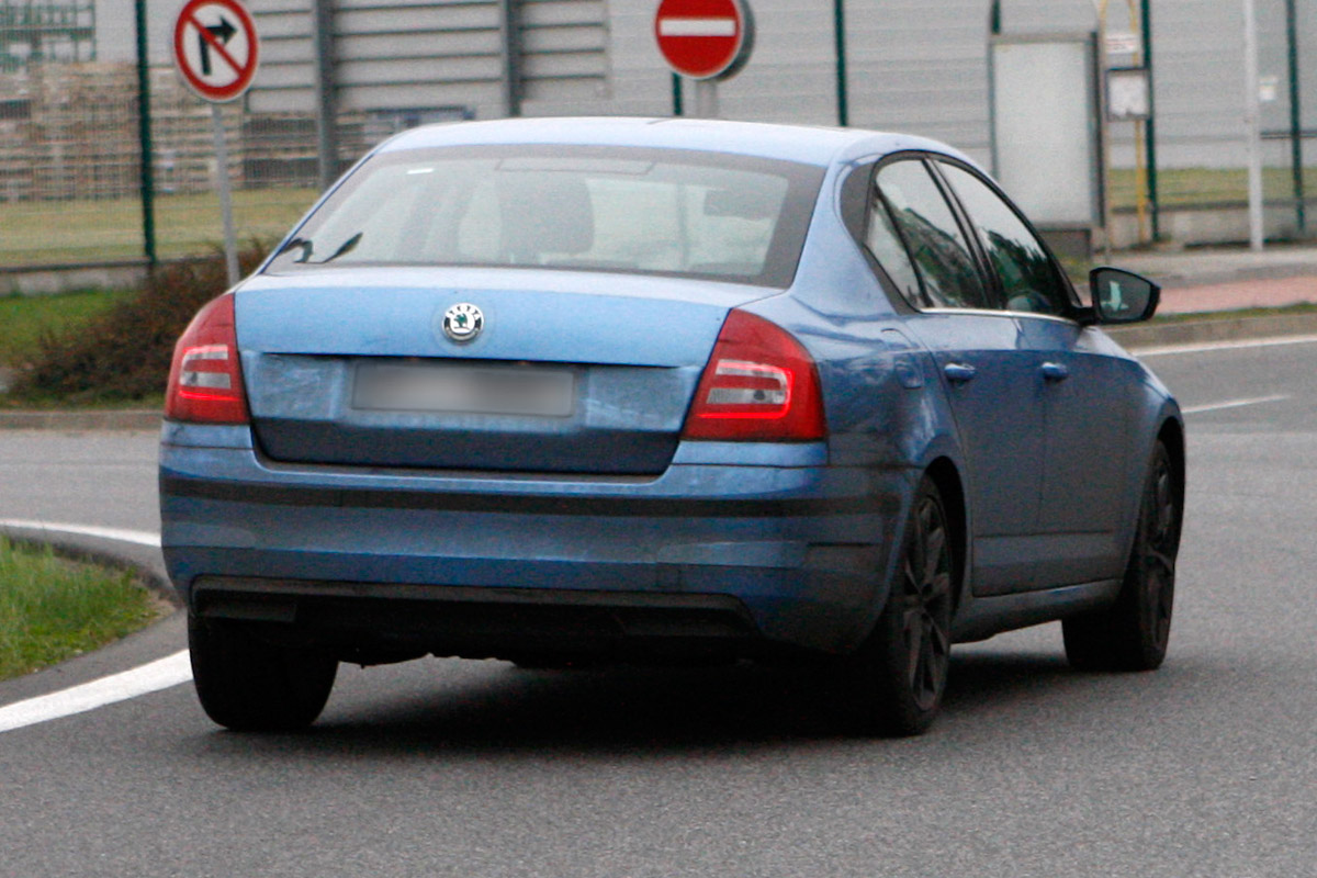 Skoda Octavia centre console