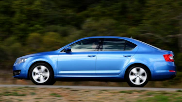 Skoda Octavia panning