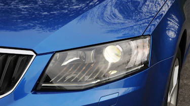 Skoda Octavia Estate headlights