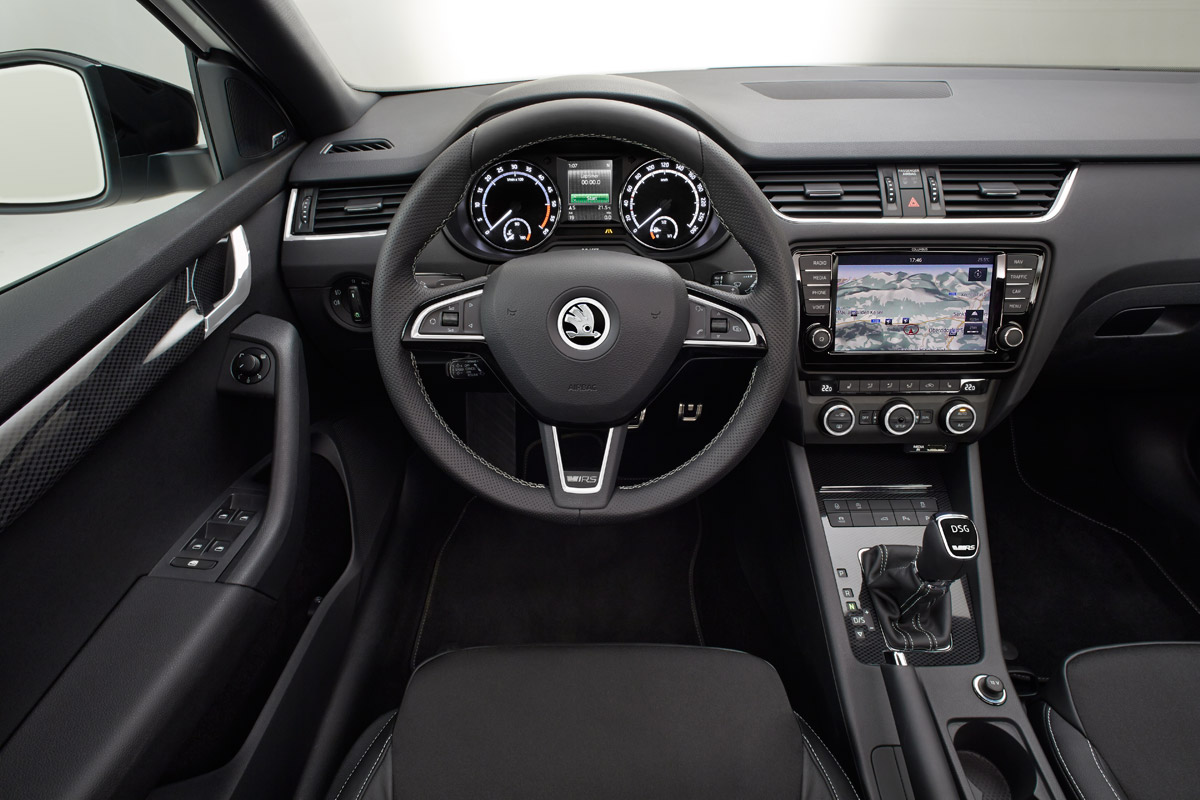 Skoda Octavia vRS 2.0 TDI interior