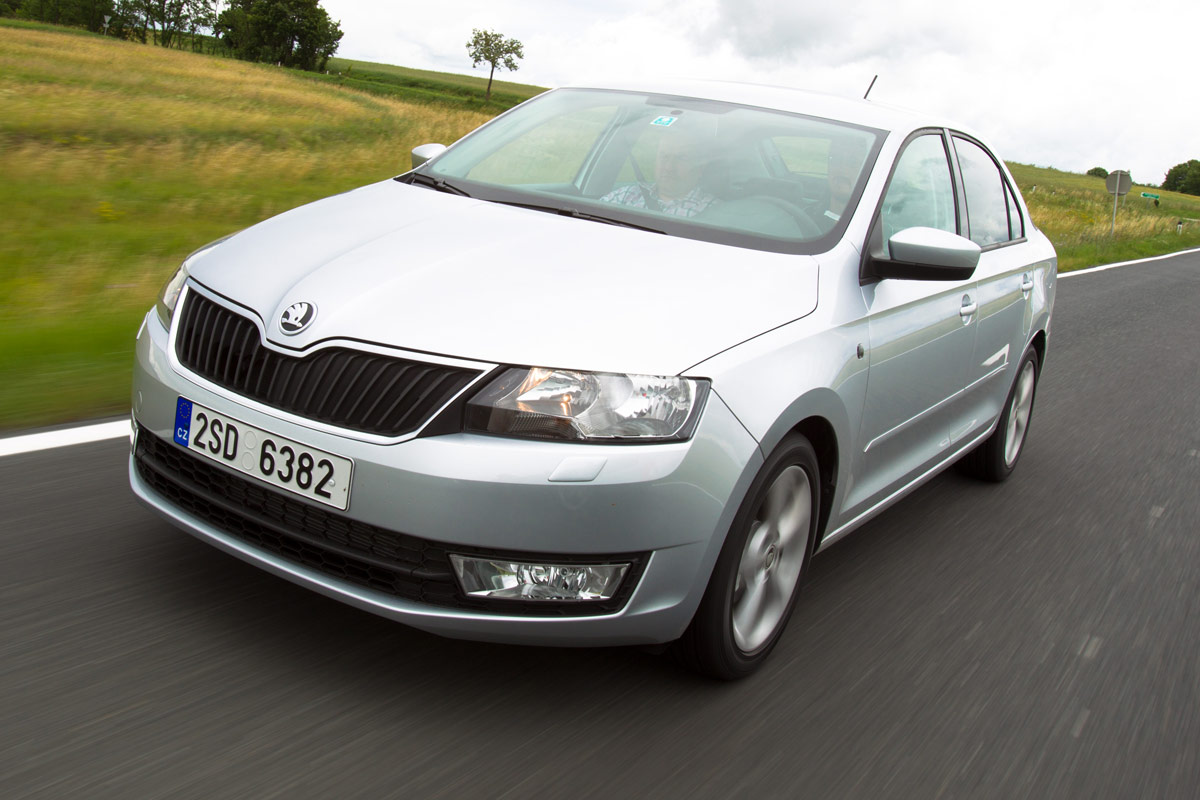 Skoda Rapid 1.2 TSI front cornering