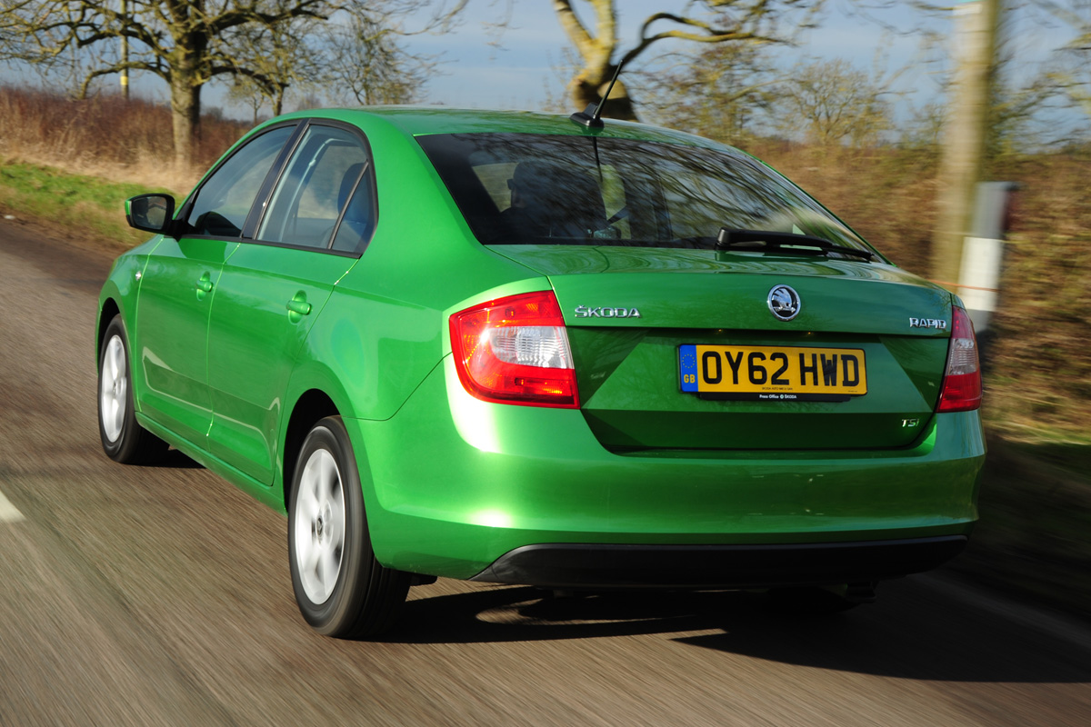 Skoda Rapid 1.2 TSI SE rear tracking