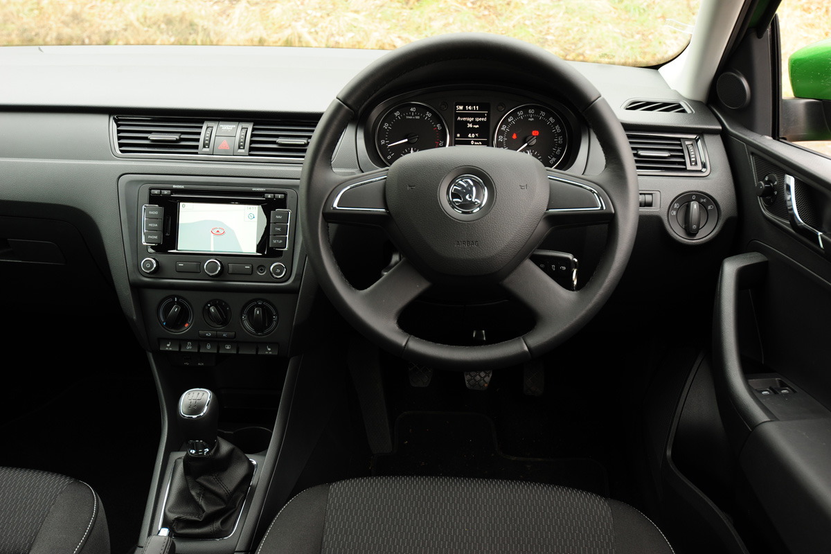 Skoda Rapid 1.2 TSI SE interior