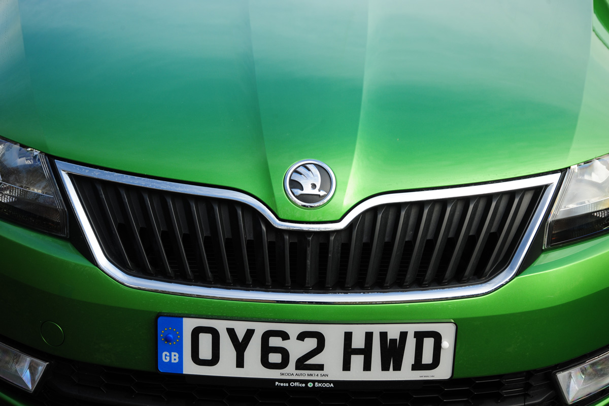 Skoda Rapid 1.2 TSI SE grille