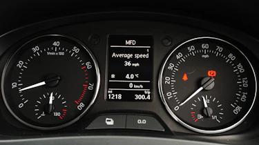 Skoda Rapid 1.2 TSI SE dials