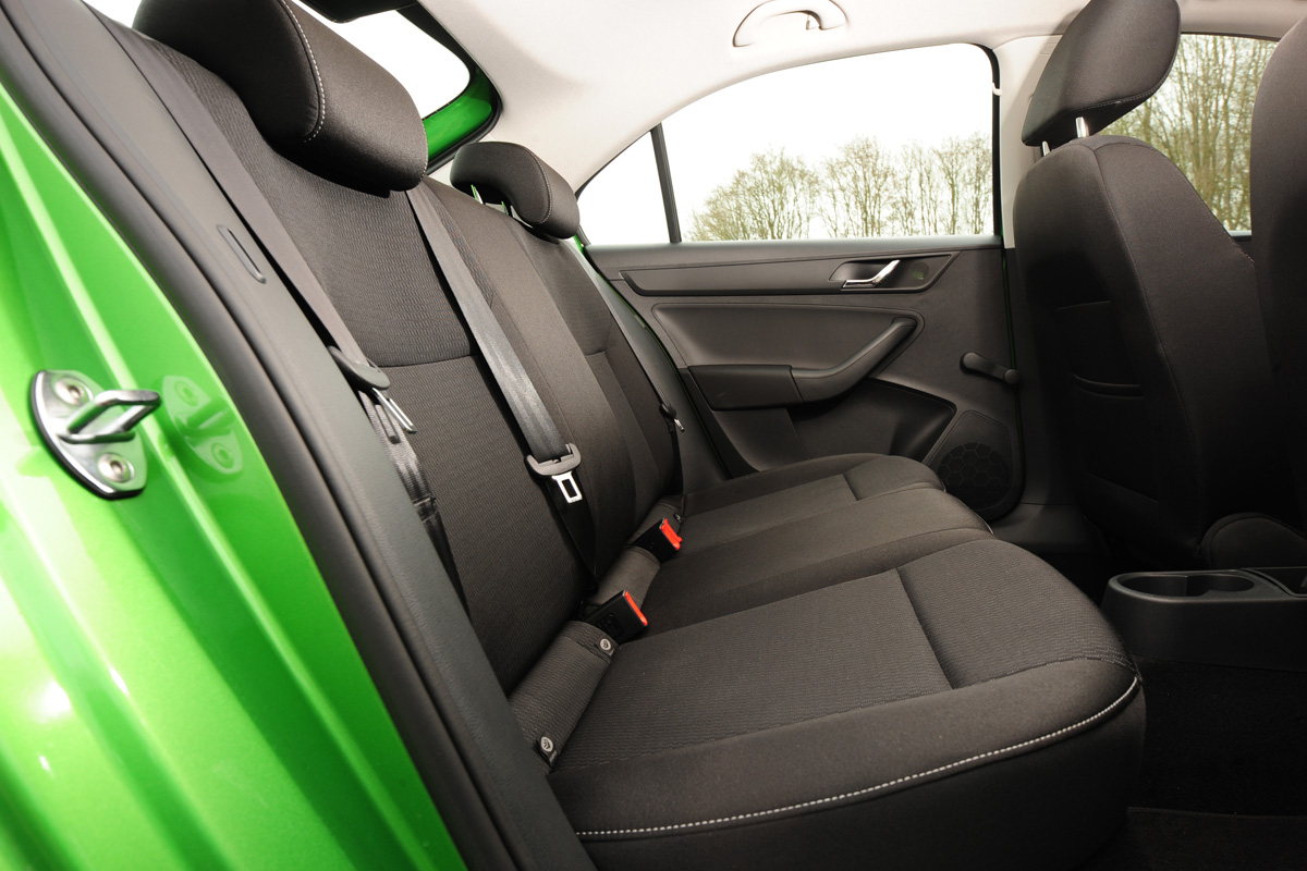 Skoda Rapid 1.2 TSI SE rear seats