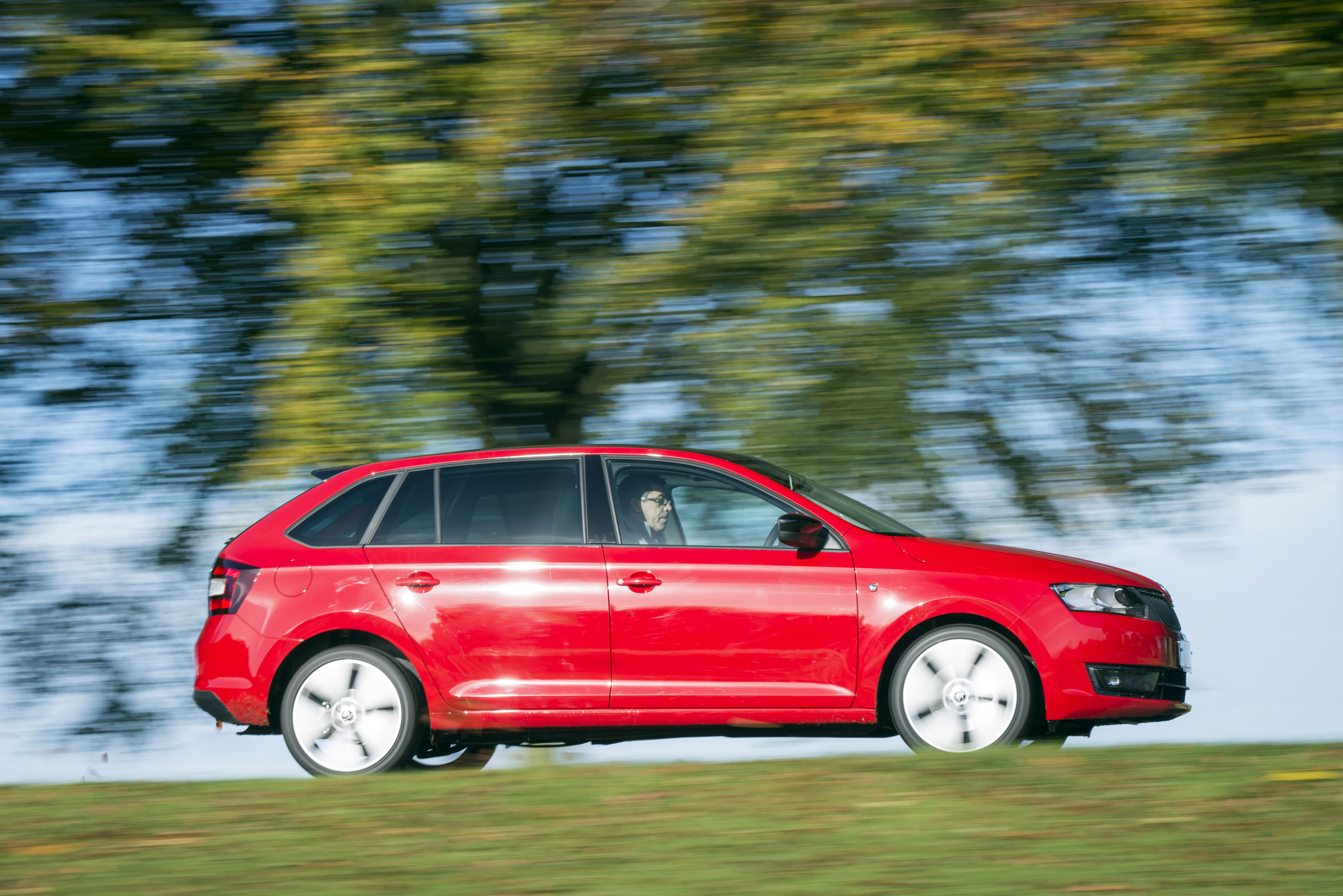 Skoda Rapid Spaceback profile