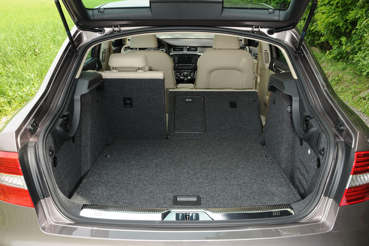 Skoda Superb 2.0 TDI boot