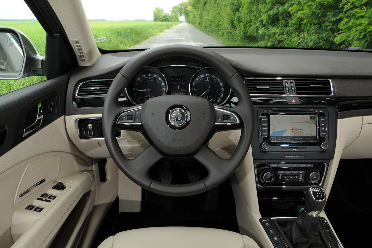 Skoda Superb 2.0 TDI interior