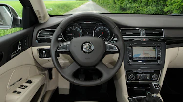 Skoda Superb 2.0 TDI interior